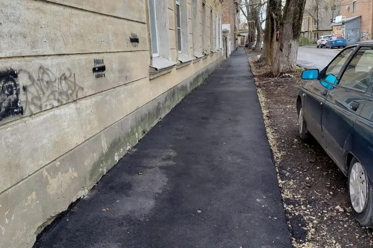 В Моршанске отремонтировали дорогу и обустроили тротуары в переулке Красный