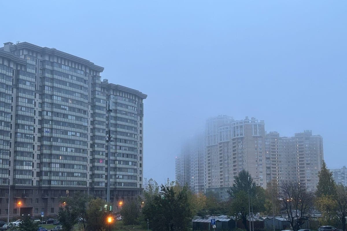 Saint-Pétersbourg a activé le mode aquarelle en raison du brouillard et de la pluie