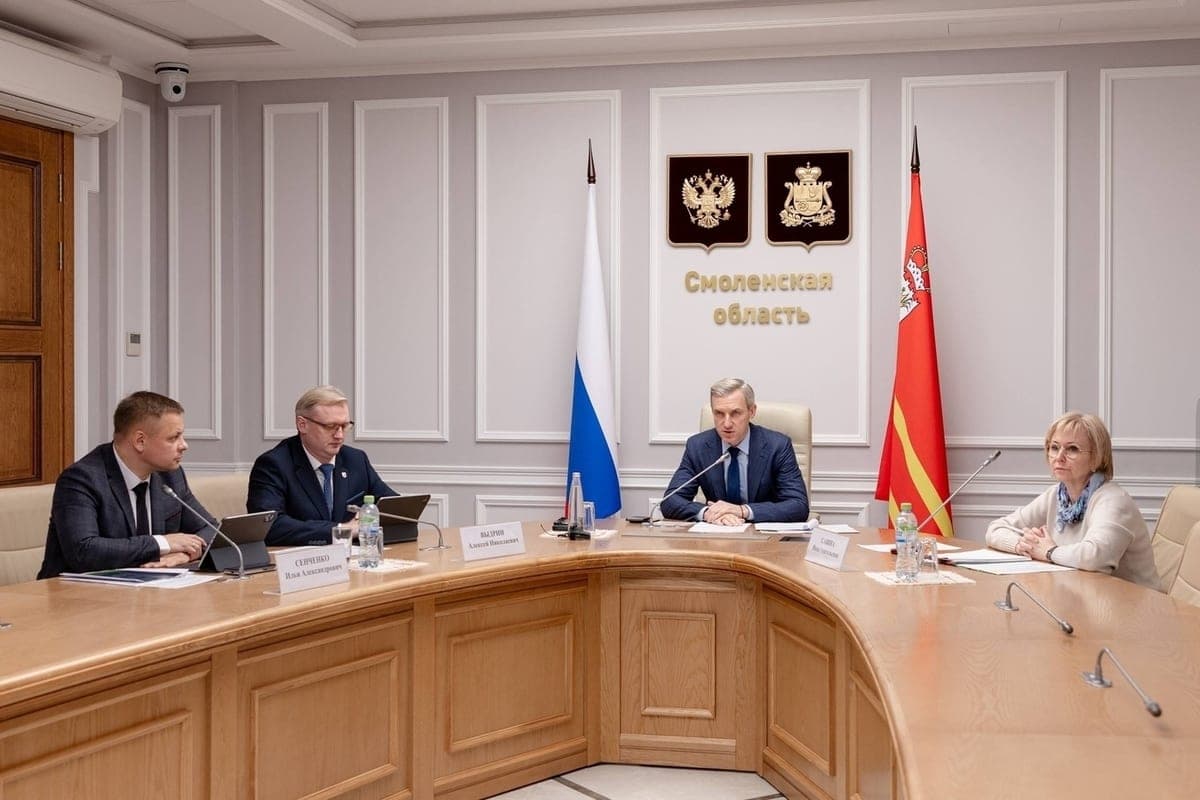 Vasily Anokhin reported on large-scale repair of roads and bridges in the Smolensk region