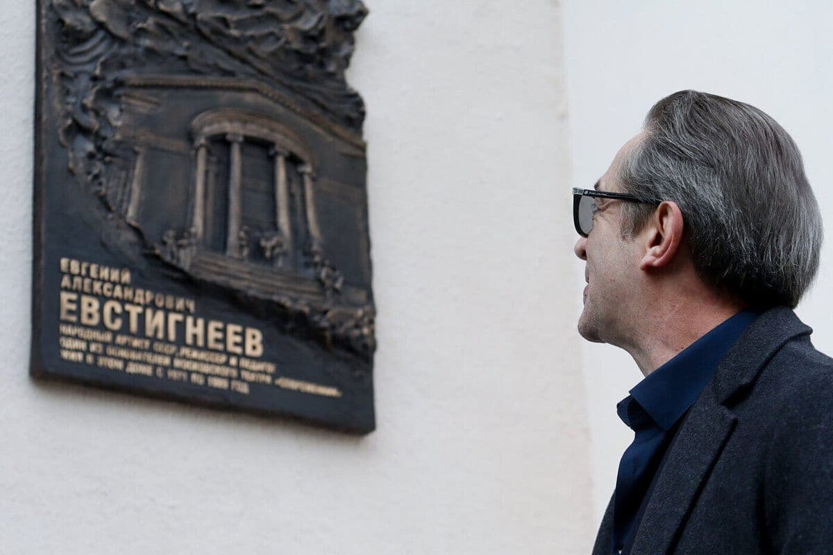 "Treat the workers well": Mashkov told about Eugene Evstigneev