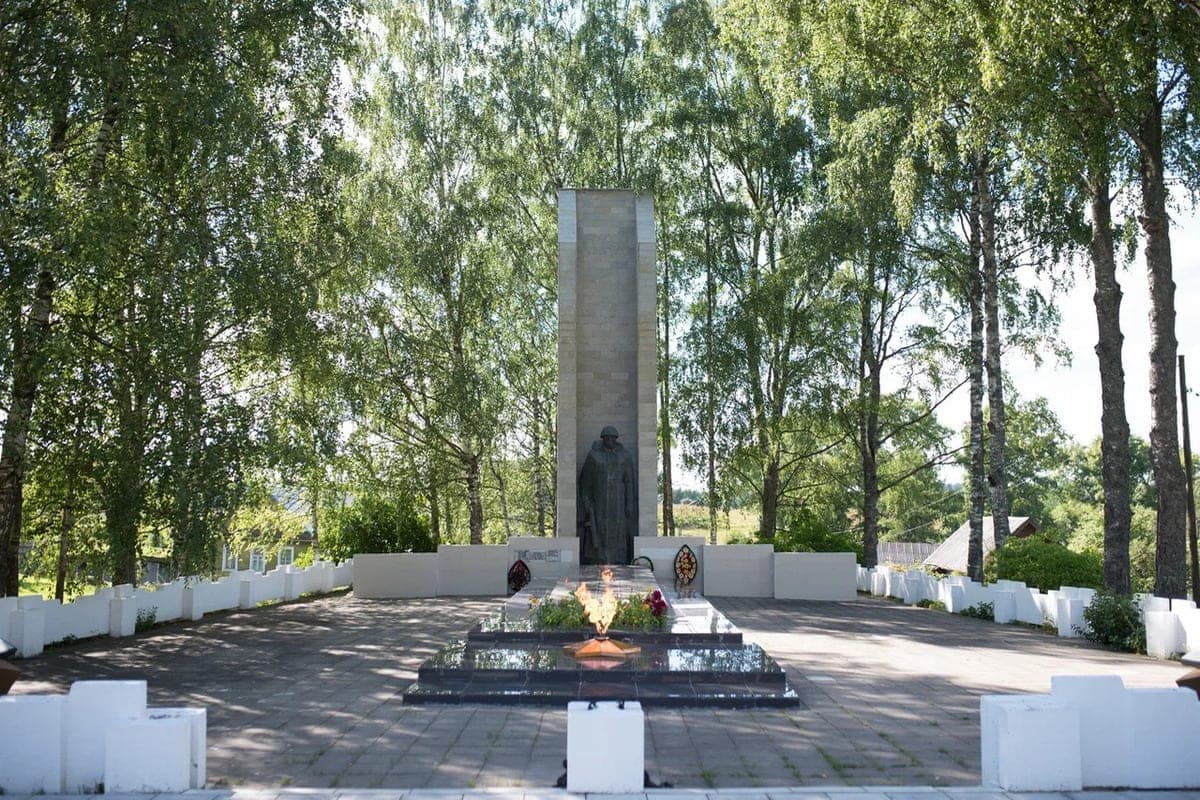 Residents of Olenino thanked Governor Vitaly Korolev for awarding the district the title of "Land of Military Valor"