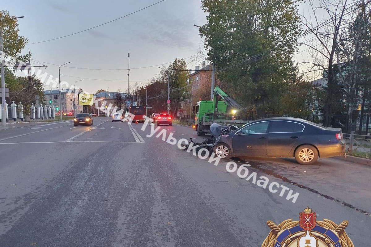 Drunk driver did not hold Volkswagen and crashed into a bus on October in Tula