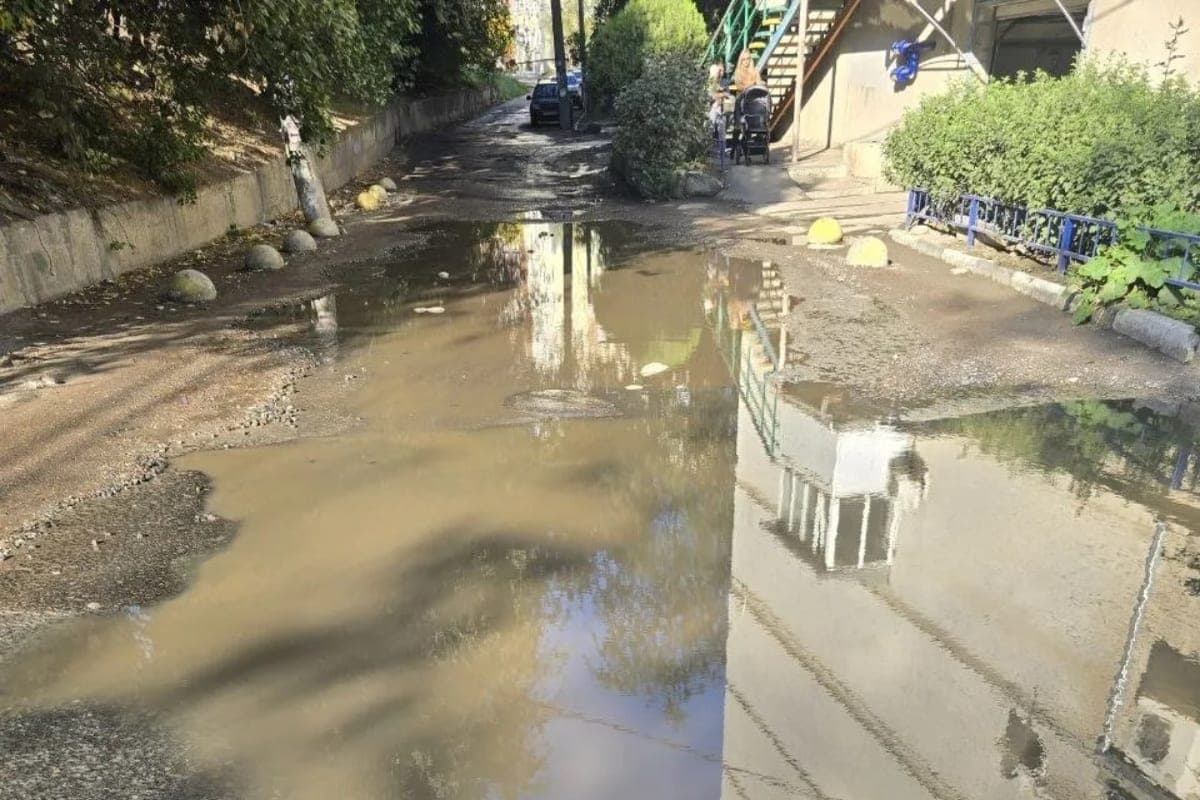 In Rostov on the winding impurity for two weeks flooded yard and cellars
