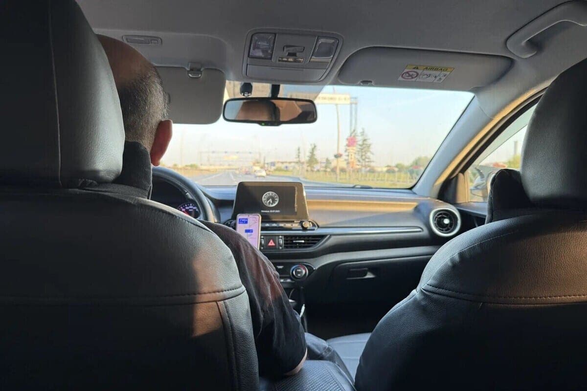 The register of taxis in St. Petersburg was replenished with 13 thousand cars and reached 67 thousand cars