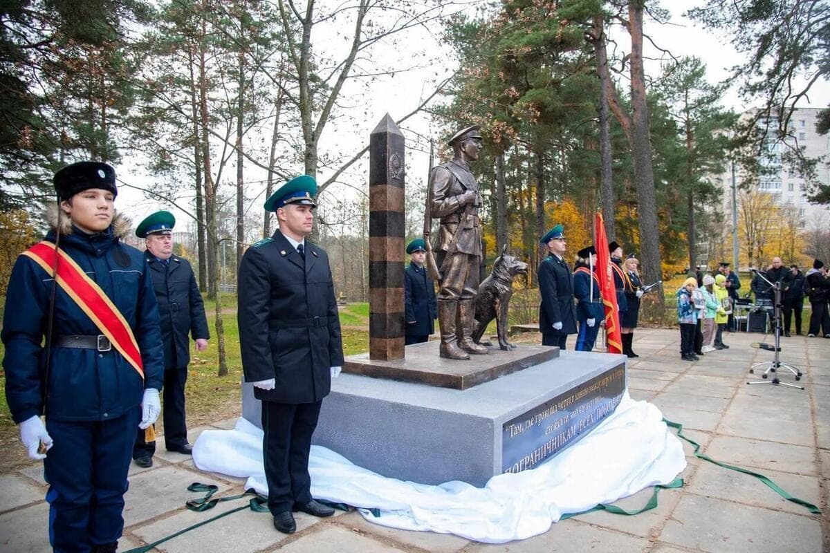 In Sosnov Bor opened a monument to the Soviet border guard n
