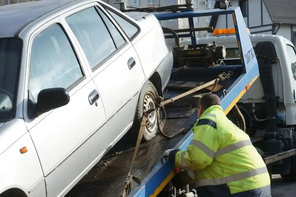 Tambov residents can report abandoned cars through a chatbot administration