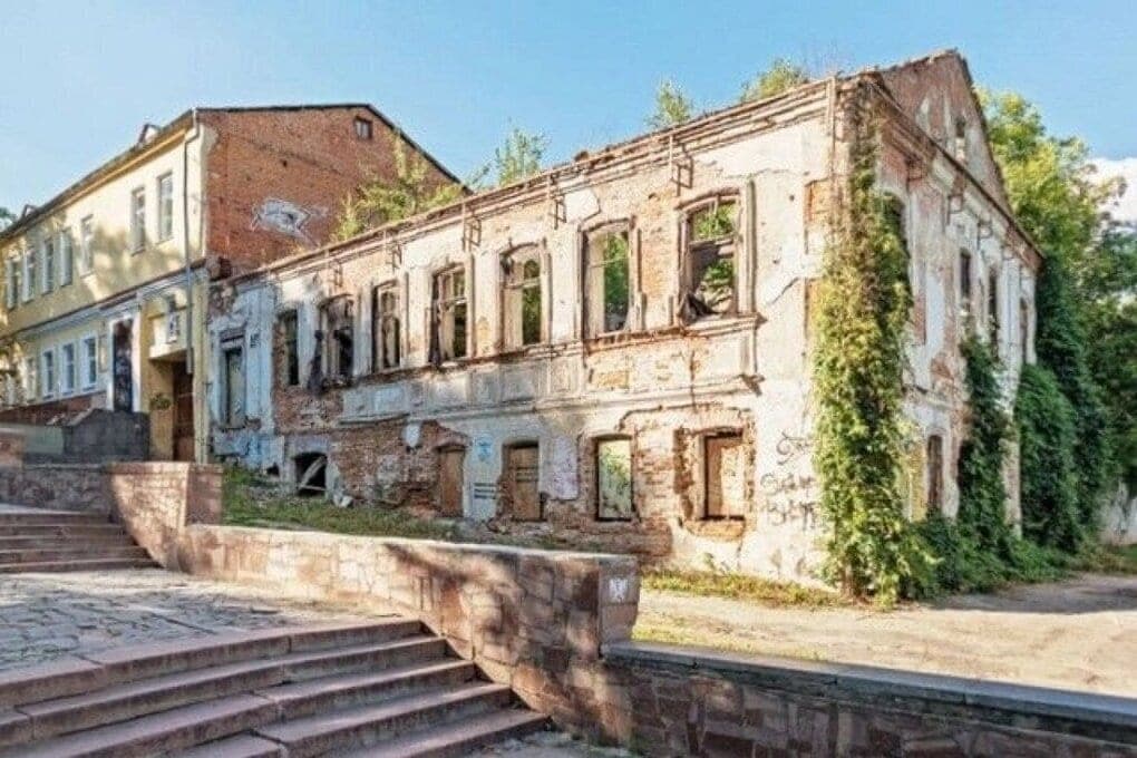 От Екатерины II до экскаватора: как Брянск теряет и спасает свою историю