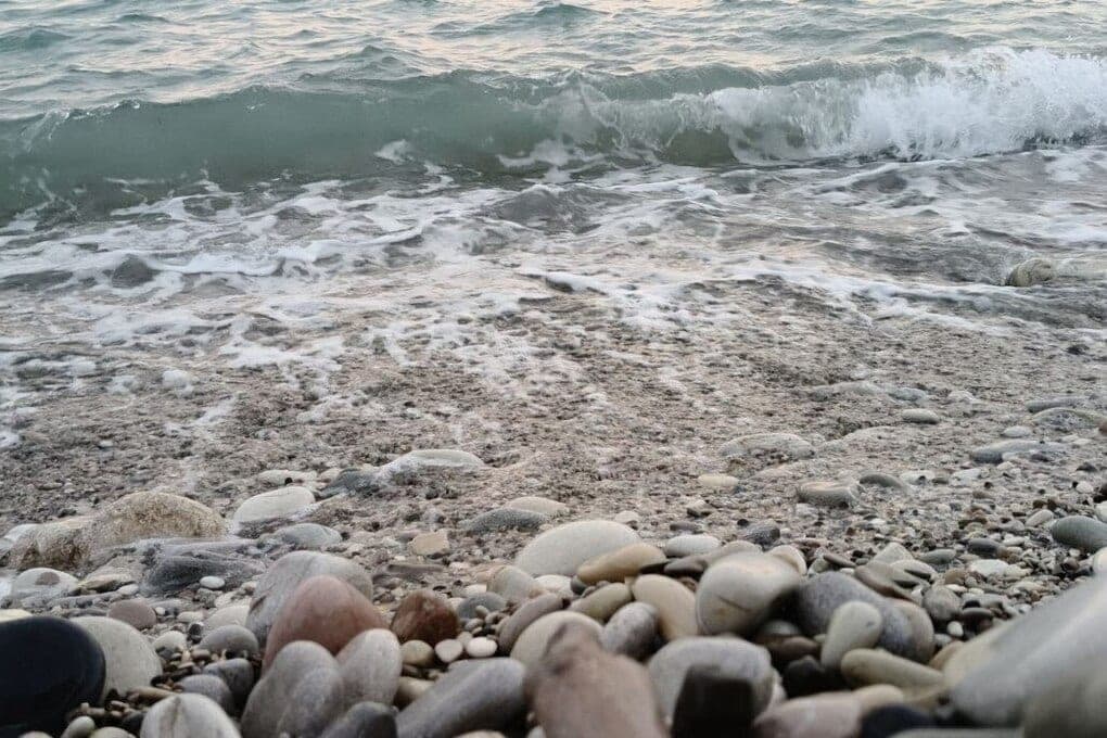 The sea off the coast of Sochi on October 16 kept the temperature above +21 ° C
