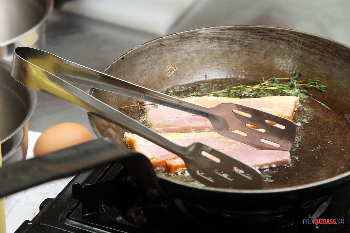 Frozen cutlets: fry immediately or thaw? Step by step