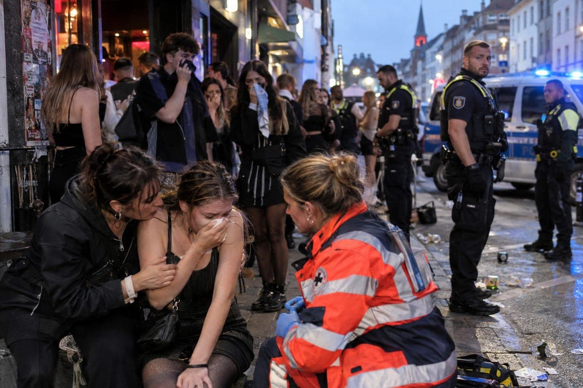 A woman at a disco sprayed pepper spray and forced to arrange an evacuation