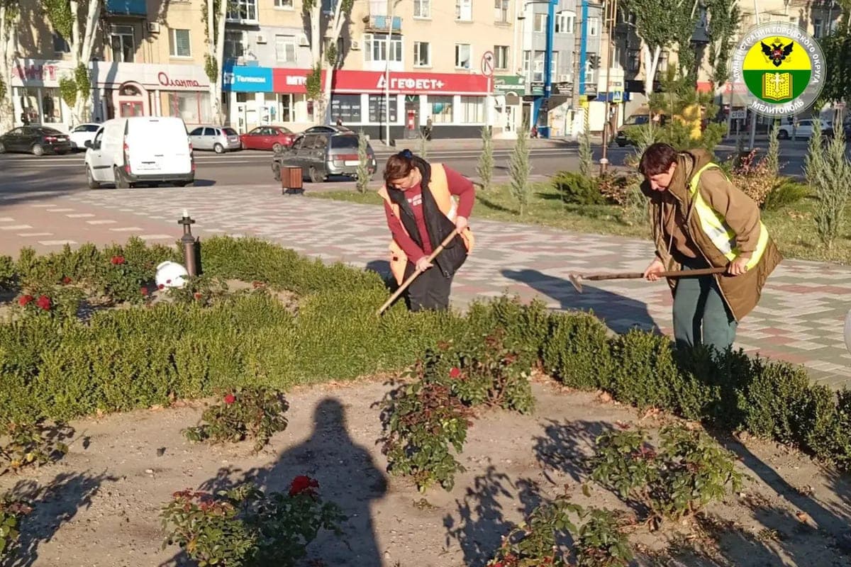 В Мелитополе продолжают благоустраивать площадь Победы