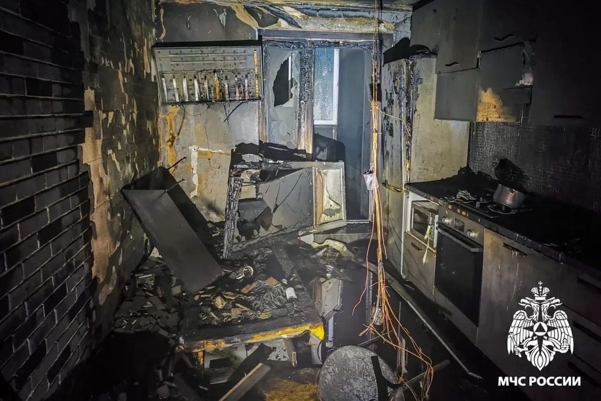 Fire on Gagarin Avenue in Smolensk: 30 people evacuated, one man hospitalized with burns