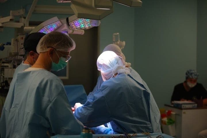 Neurosurgeons saved the sight of 29-year-old Volgograd, removing her tumor