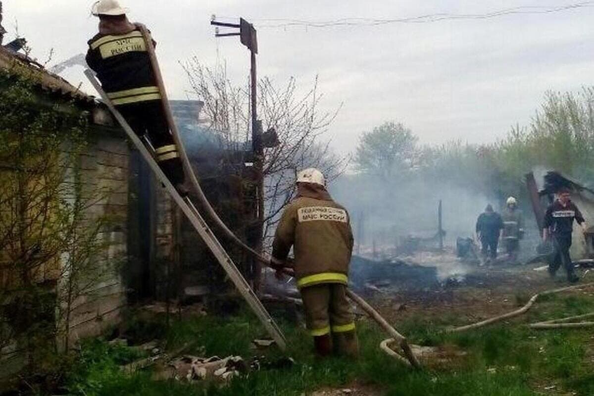 In the Soviet district of Voronezh, the roof of the building on 80 “squares” collapsed from a fire