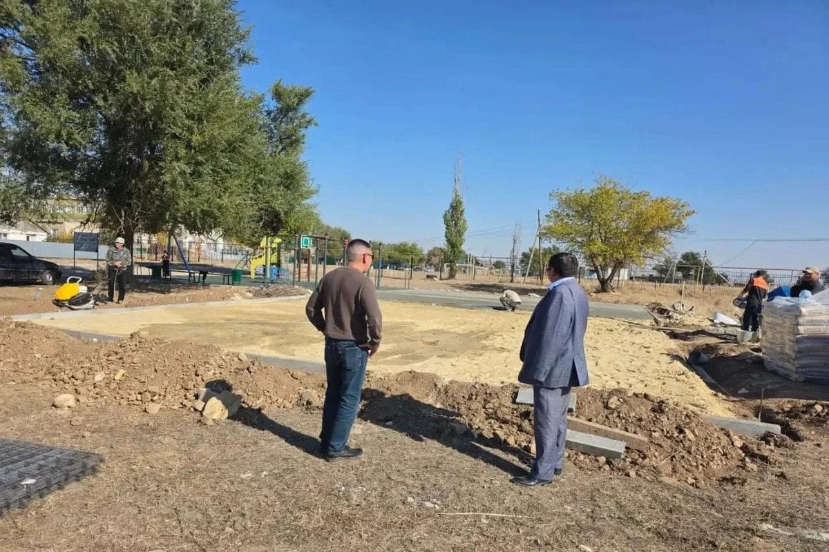 In the Kalmyk village Peschany checked the pace of construction of a new volleyball court