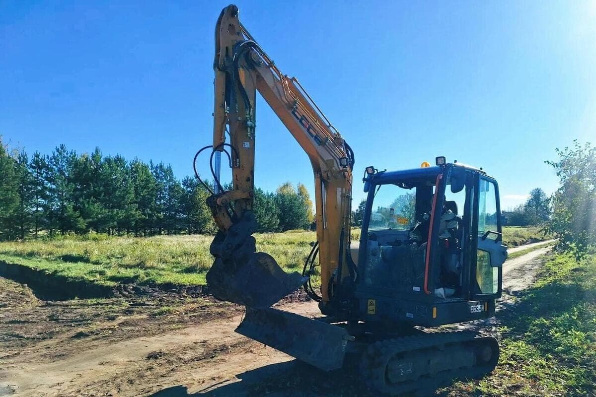 В деревне Иваньково начали ремонт водопровода на улице Набережной