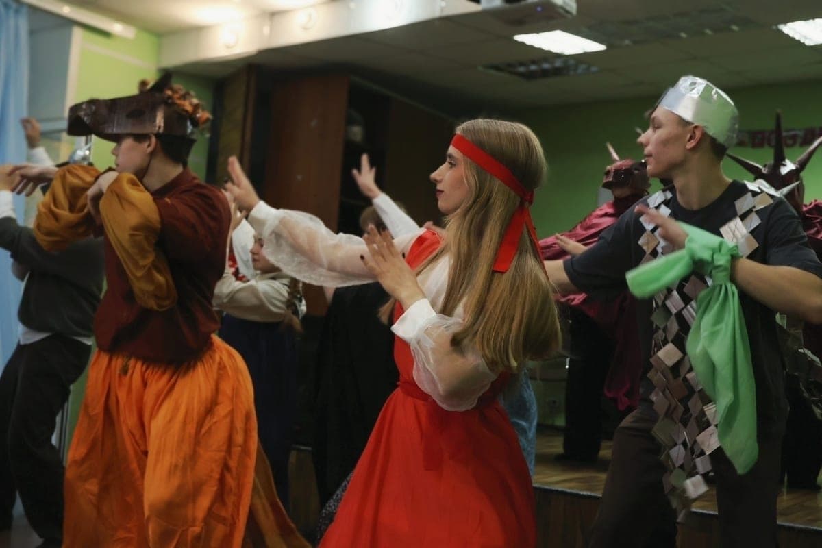 The fairy tale came to life: activists of the “Volunteer Company” gave children the sanatorium “Automobile” a holiday of creativity and goodness