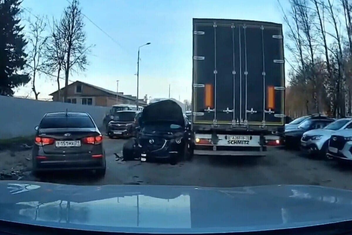 In Tula, an accident of four cars paralyzed traffic in the Shcheglovskaya compartment