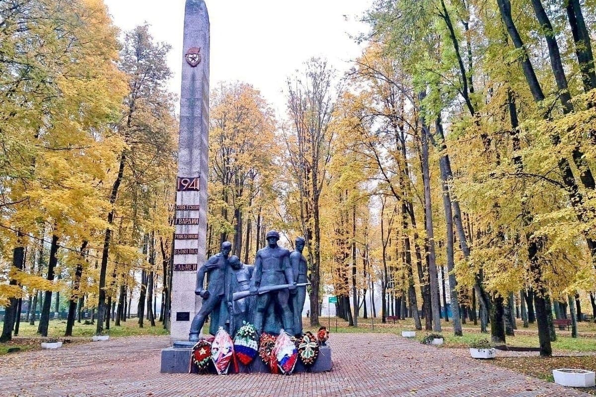 Vasily Anokhin congratulated the residents of Yelnya on the 19th anniversary of the awarding of the title “City of Military Glory”