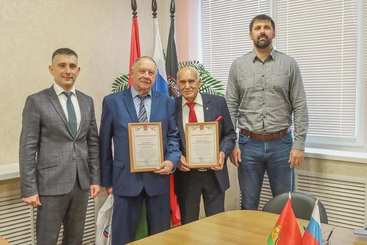В Брянске наградили двух ветеранов спорта, которым исполнилось 80 лет