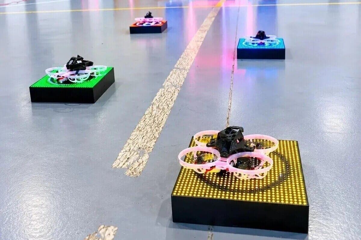 Schoolchildren Serpukhov free to learn how to control drones