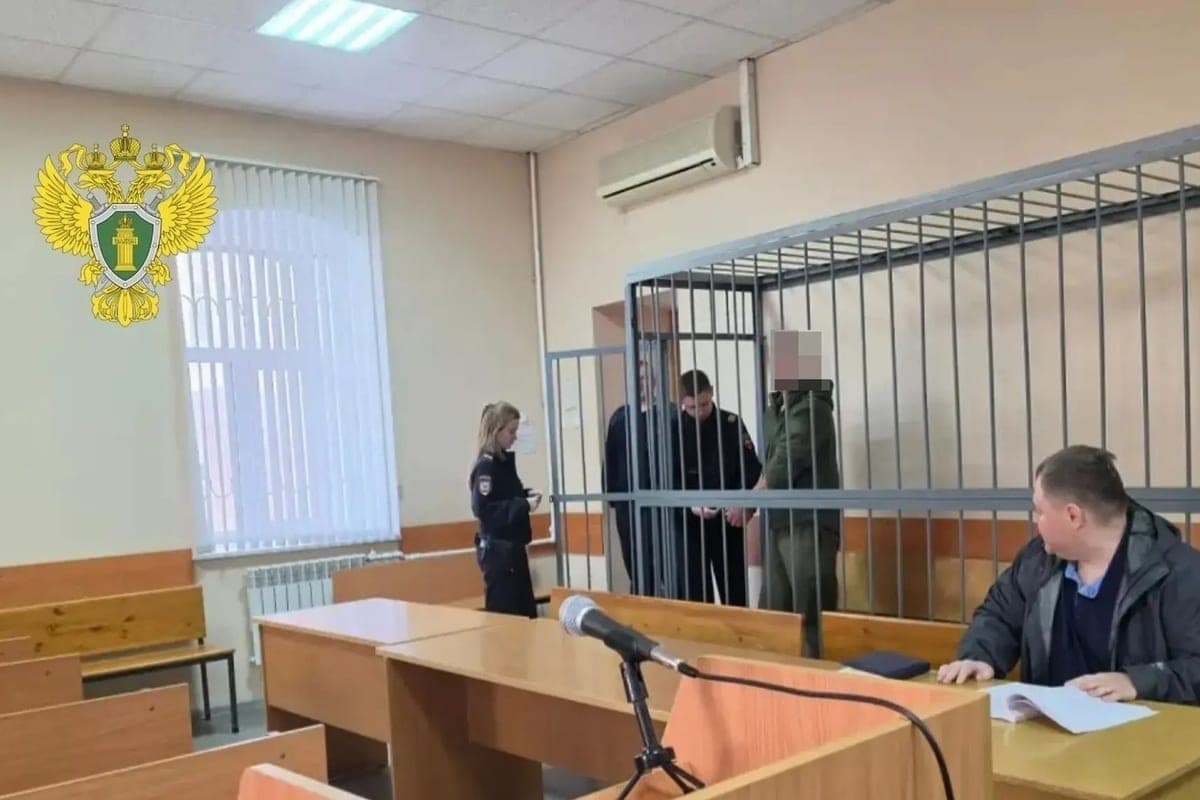 Опубликовано фото из зала суда с устроившим смертельное ДТП водителем в Рязани