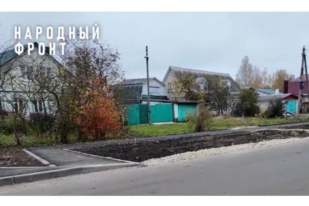 В орловской деревне Ольховец отремонтировали улицу Сиреневую