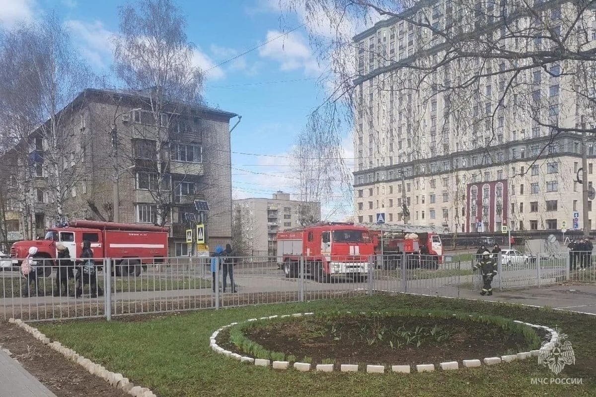 В Кирове в слободе Кокуй во время движения загорелся КАМАЗ