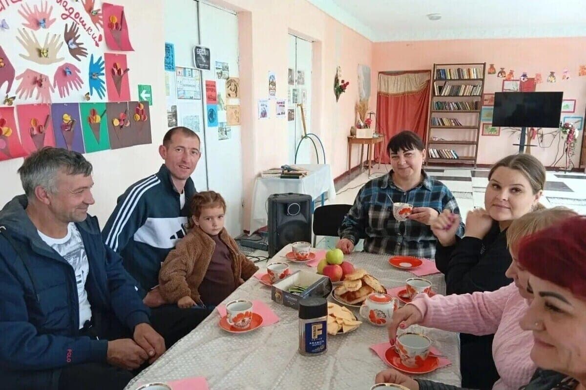 In Androvka held a tea party for Father's Day