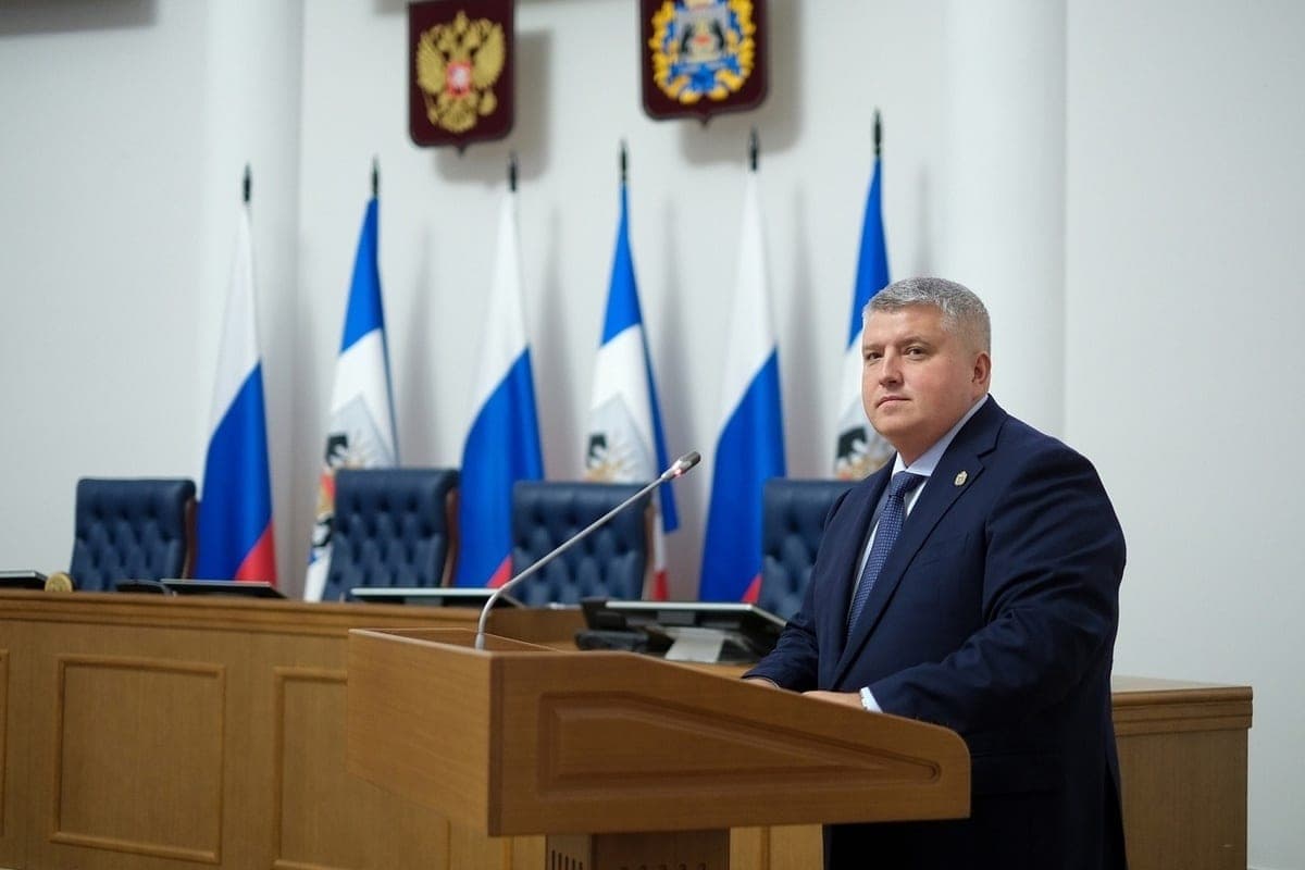Dronov awarded young Novgorod citizens with a scholarship “Mr. Veliky Novgorod”