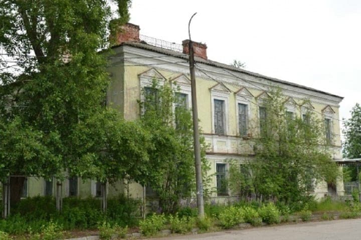 Дом купца Базегского в Пудоже выставлен на торги: власти ищут инвестора для спасения памятника