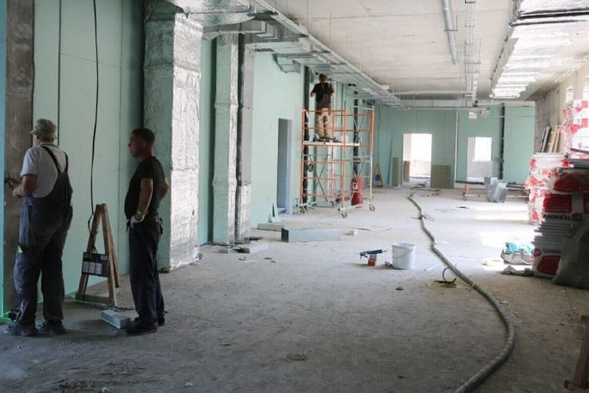 The contractor profited from linoleum during the repair of seven schools in the Voronezh region
