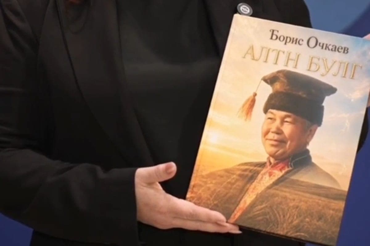 In Kalmykia will present a collection of honored artist