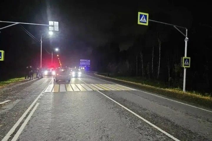 Near Tomsk near the airport foreign car hit 17-year-old girl