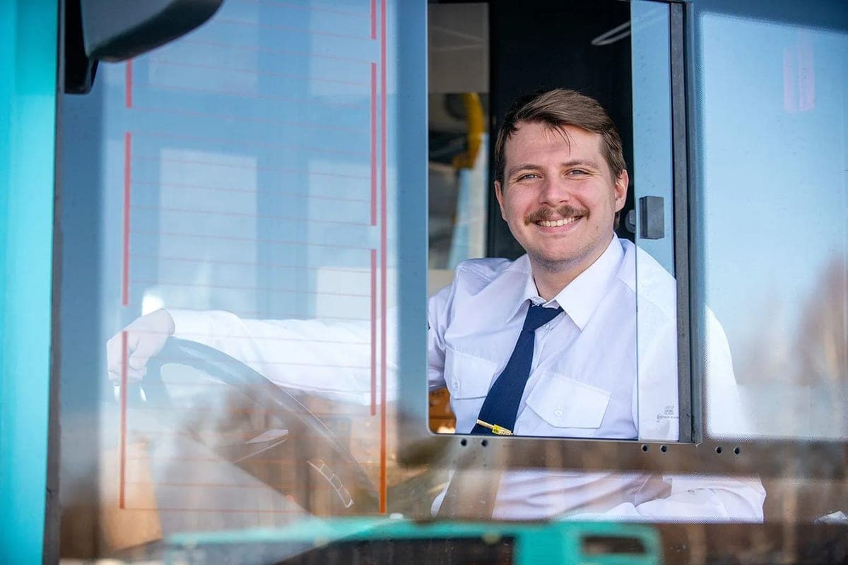 Drozdenko congratulated employees and veterans of urban transport on the holiday