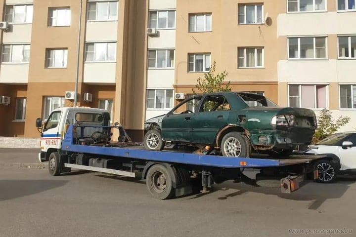 В Пензе с двух улиц эвакуировали брошенные автомобили
