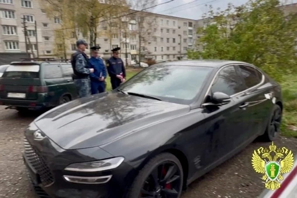 The former head of the settlement in Kostroma lost his car and 8.3 million rubles