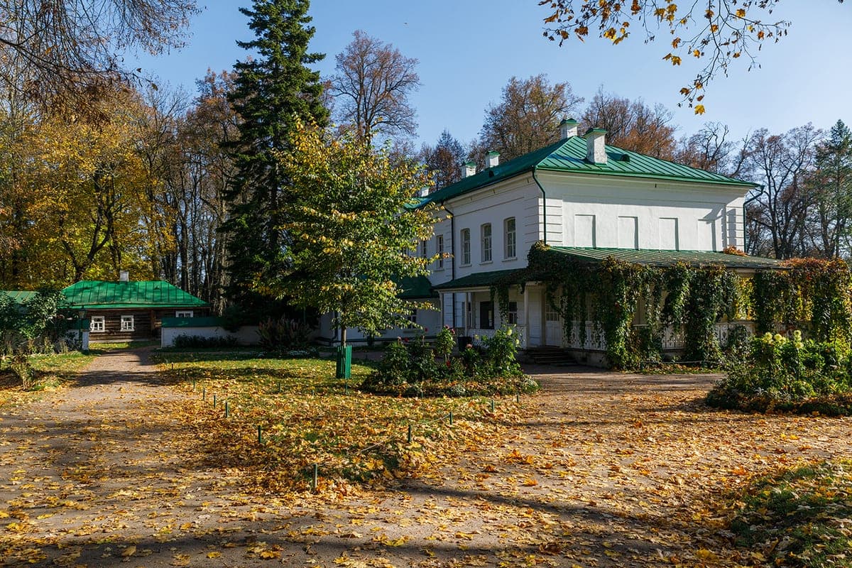Tolstoy's house near Tula will be closed for winter to seal windows and install frames