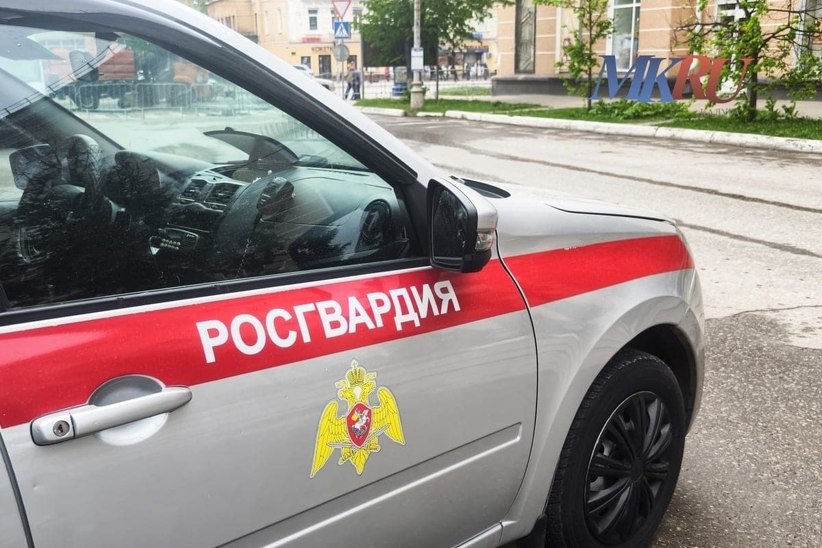 Kaluga Rosgvardeytsy protected doctors from a patient with a knife