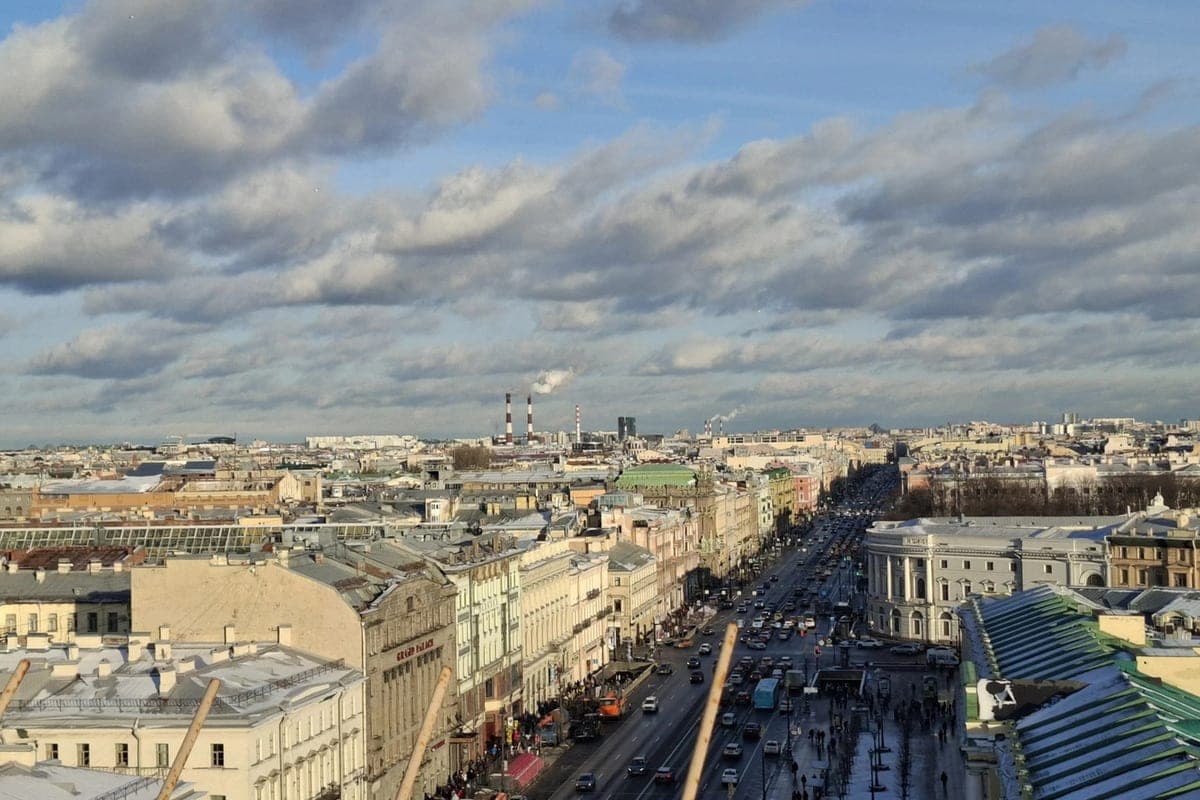 St. Petersburg Wettervorhersage versprach drei Tage Hitze auf +12 Grad