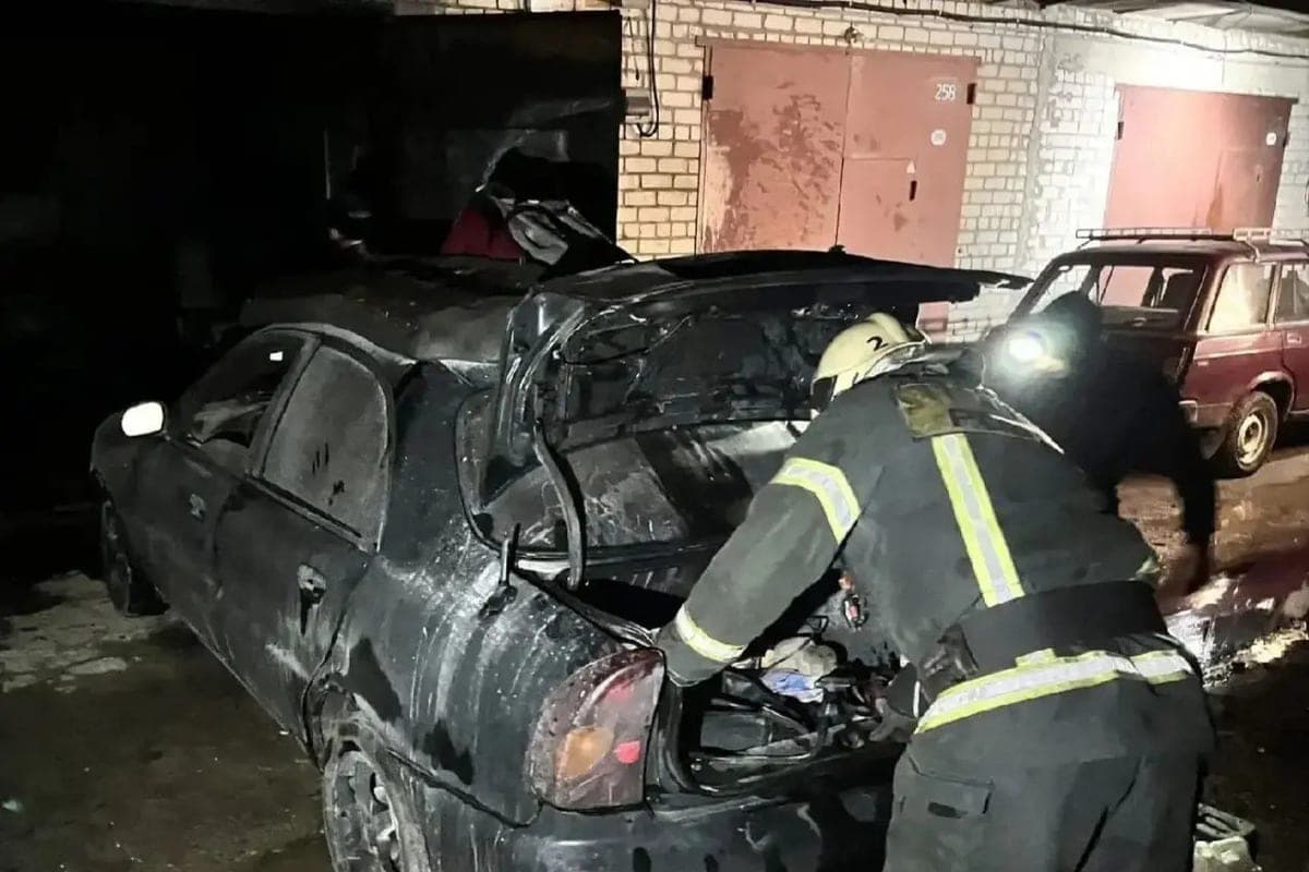 In Orel in GSK “Cascade” in the garage caught fire car