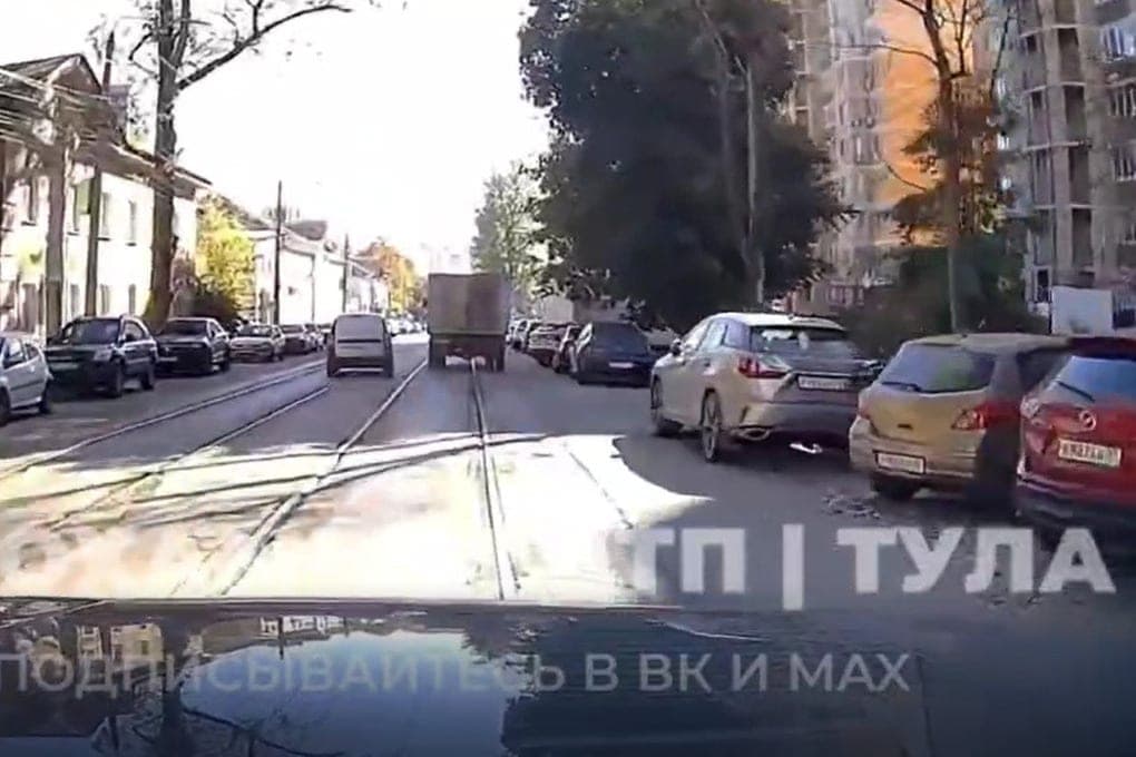 В Туле показали видео дерзкого выезда на встречные трамвайные