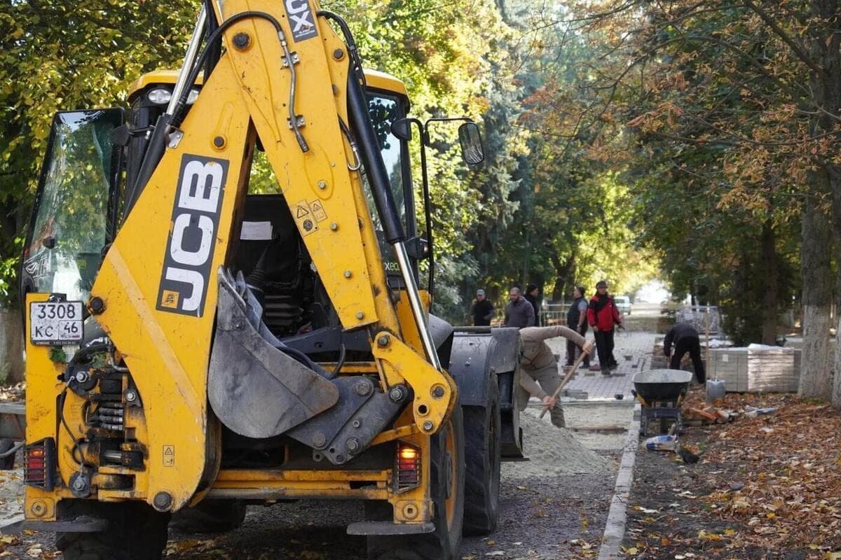 In Kurchatov updated pedestrian zone on Communist Avenue