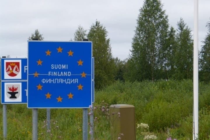 Финн превратил списанную пограничную вышку в личную смотровую площадку рядом с российской границей