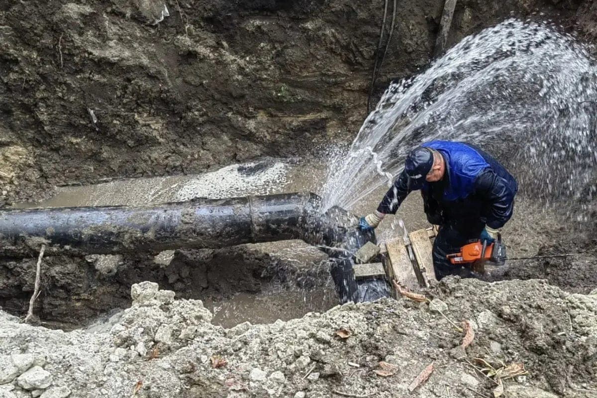 Evgeny Maslov: in the Seimas district of Kursk eliminate the accident on the water pipeline