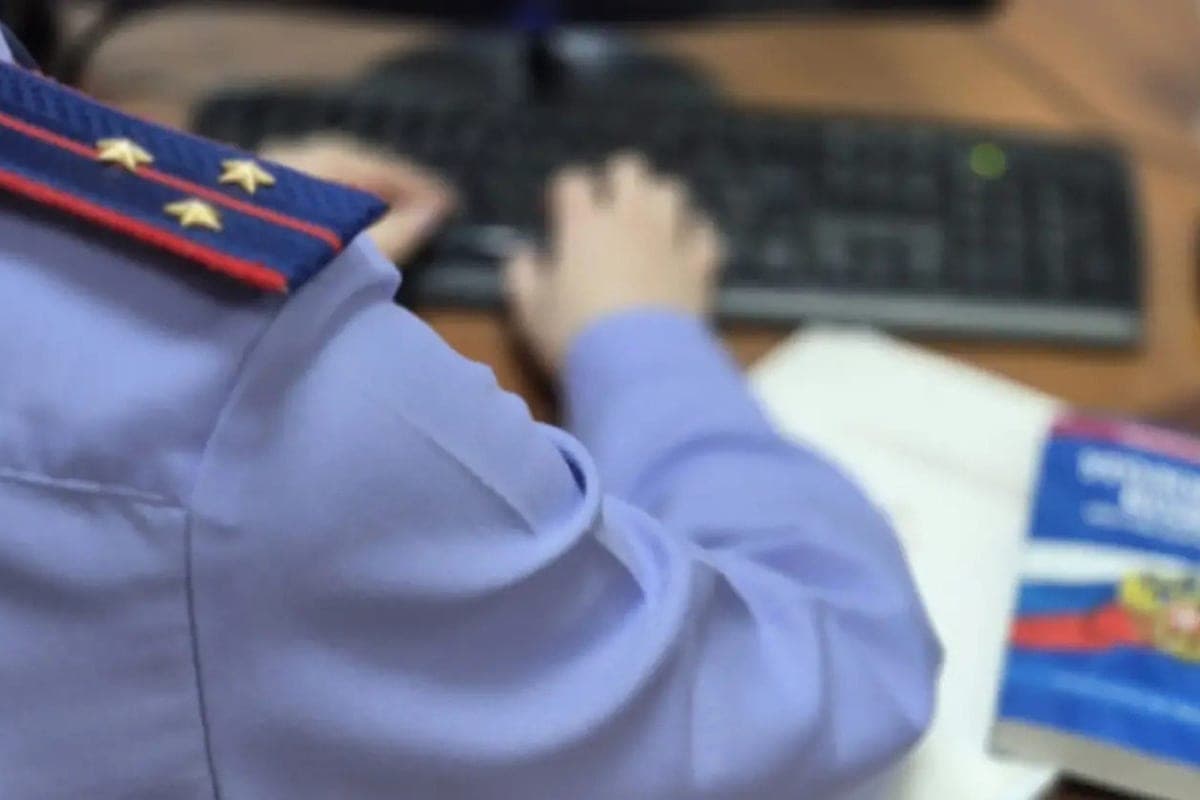 Пьяный житель Покрово-Пригородное напал на полицейского