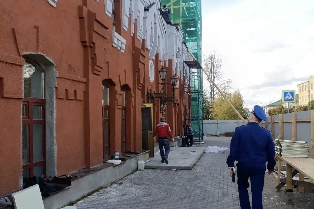 In Kostroma, the Prosecutor’s office checked the progress of repair of the puppet theater