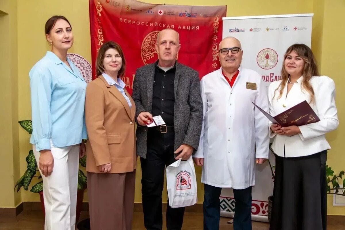 أن تكون متبرعاً يعني مساعدة الآخرين دون توقع أي شيء بالمقابل