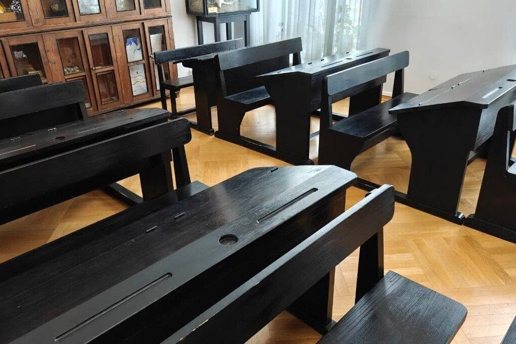 St. Petersburg school warned because of lessons that no one to teach