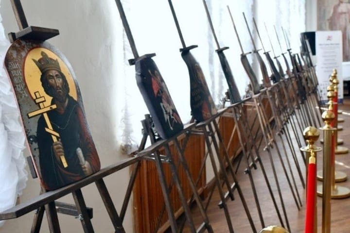 В Симферополе представили выставку «Броня веры»